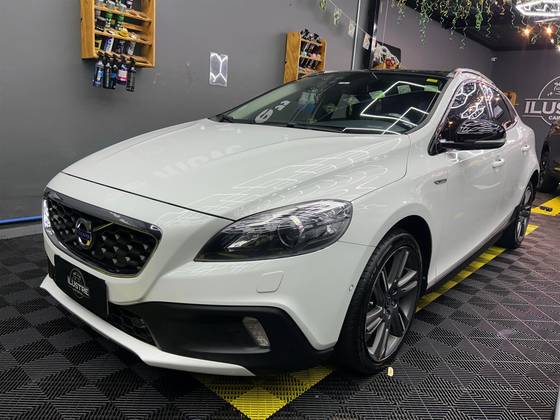 VOLVO V40 2.0 T5 CROSS COUNTRY AWD TURBO GASOLINA 4P AUTOMÁTICO VOLVO V40 2.0 T5 CROSS COUNTRY AWD TURBO GASOLINA 4P AUTOMÁTICO
